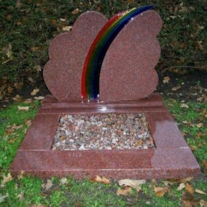 grafmonument met regenboog
