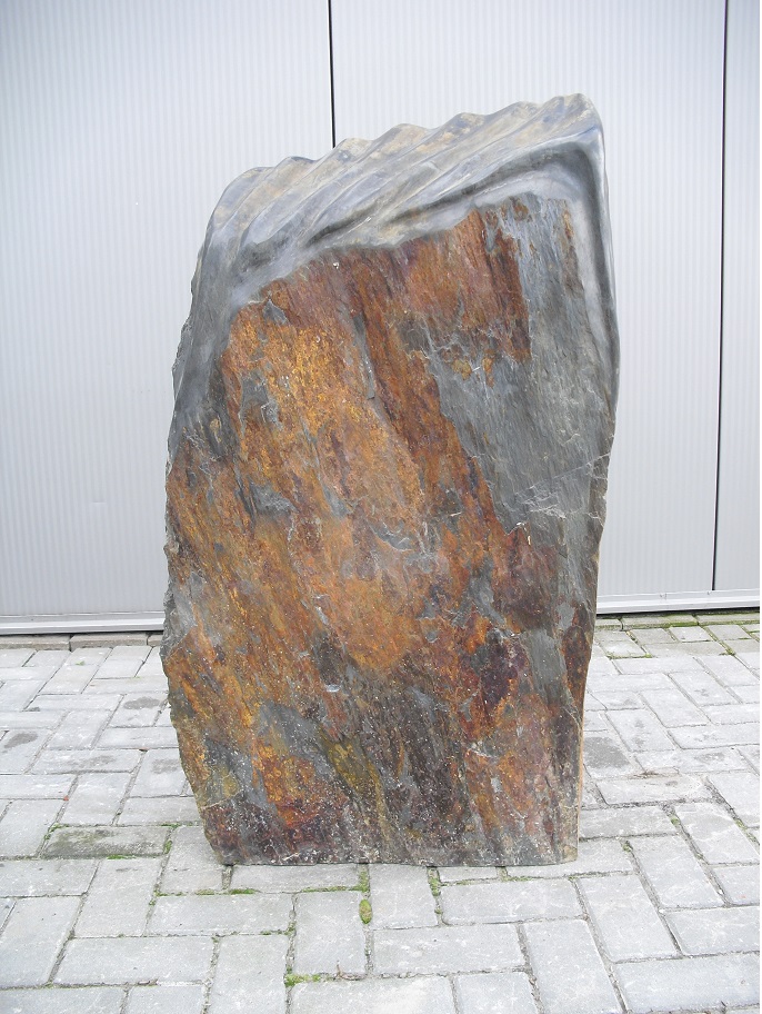 Marxistisch Locomotief geschiedenis R06 Basalt steen - AB Grafstenen