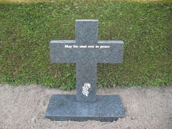 grafsteen met kruis